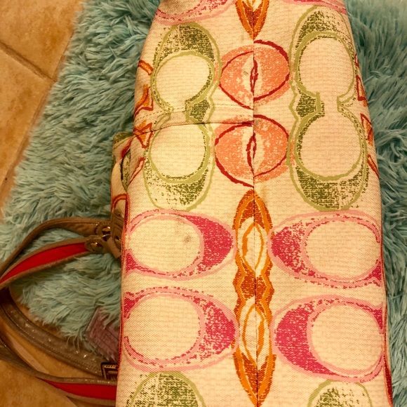 Coach Poppy Tote - Picture 2 of 3